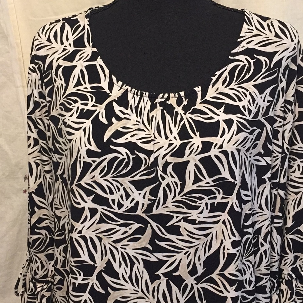 Blouse - Picture 2 of 8